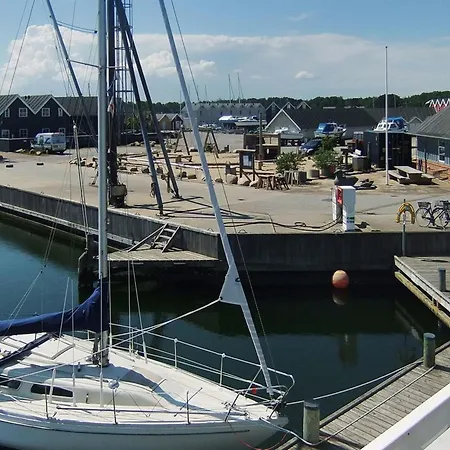 Knud - 2m From The Sea By Interhome